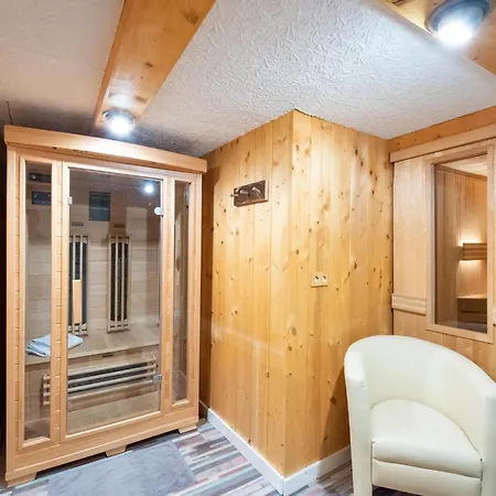 With A Shared Sauna In Apartment *